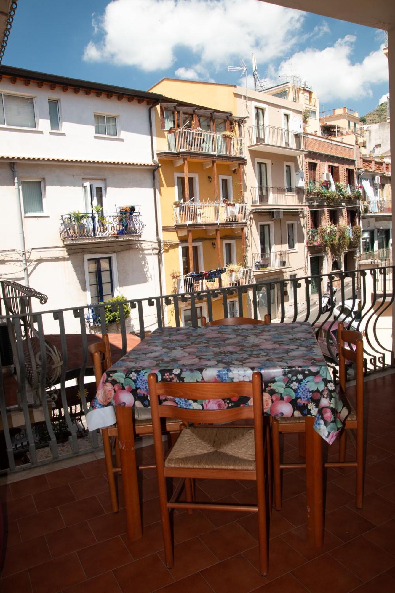 Casa Vacanze Il Vicolo Taormina Bagian luar foto